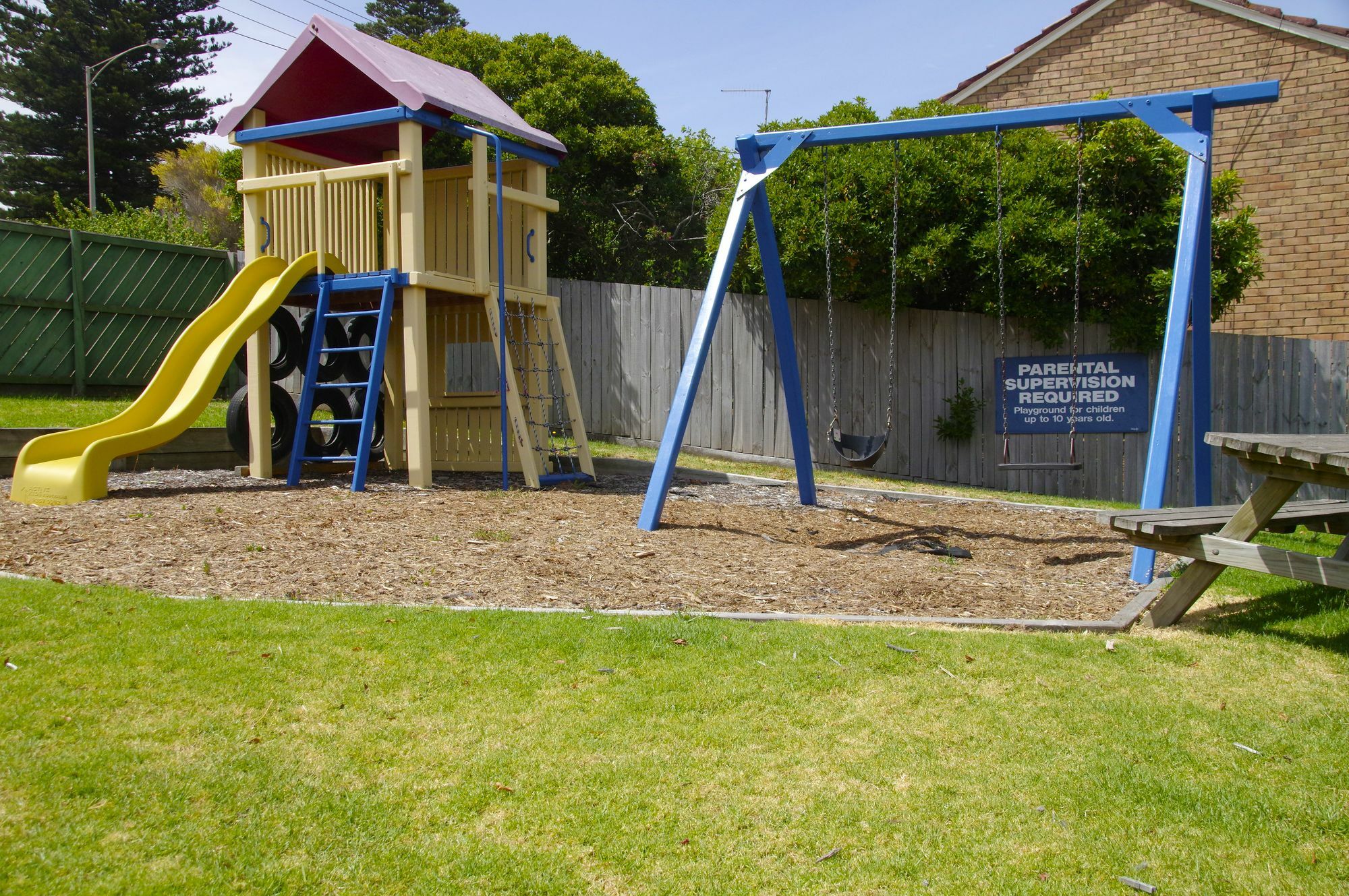 Blue Whale Motor Inn & Apartments Warrnambool Exterior photo